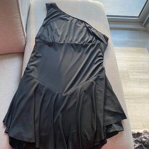 Elegant Black One-Shoulder Swim Dress